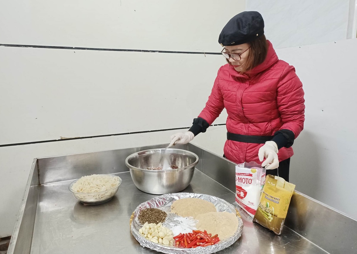 Đặc sản nem trong ống luồng ở Thanh H&oacute;a - Ảnh 4.