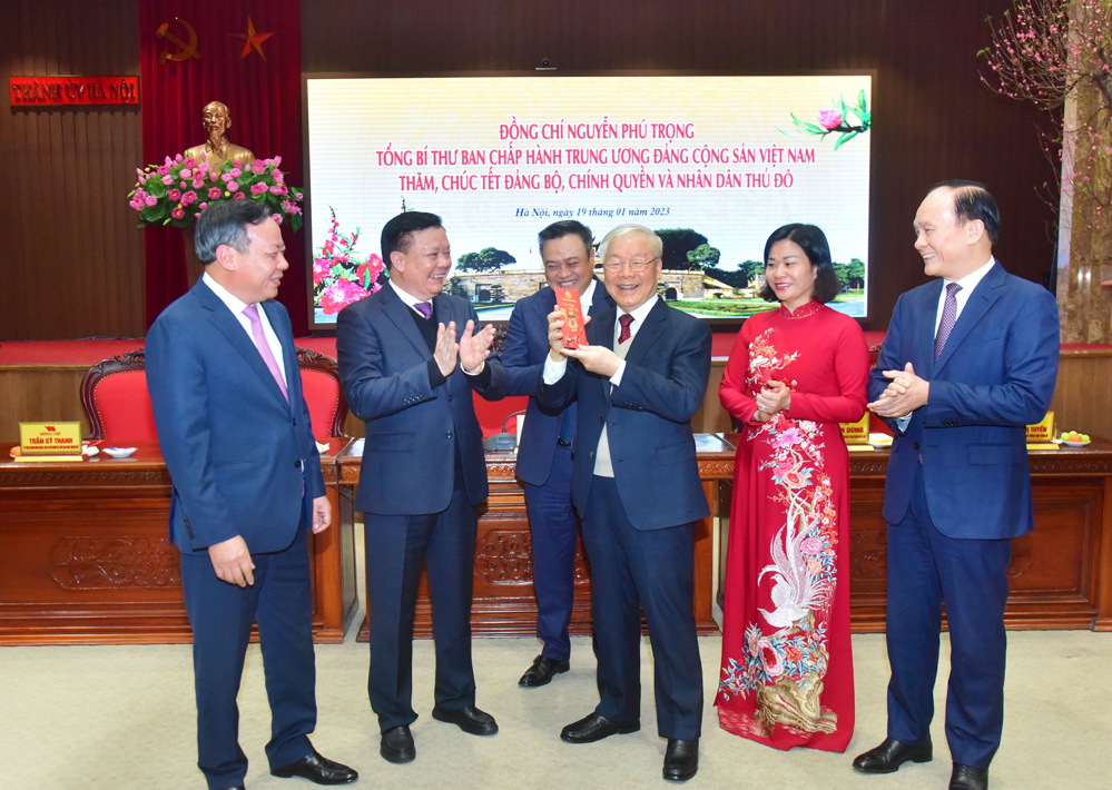 Tổng B&iacute; thư Nguyễn Ph&uacute; Trọng: D&ugrave; c&oacute; đi 4 phương trời, l&ograve;ng vẫn nhớ về H&agrave; Nội - Ảnh 4.