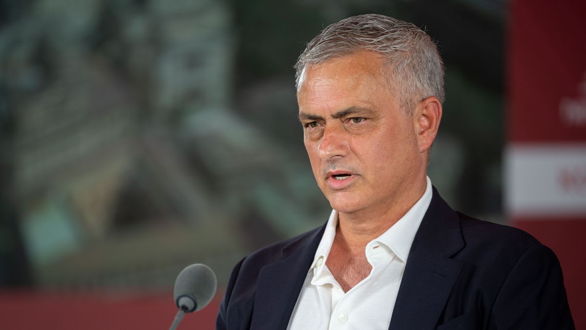 HLV Jose Mourinho được chọn đóng phim "điệp viên 007"