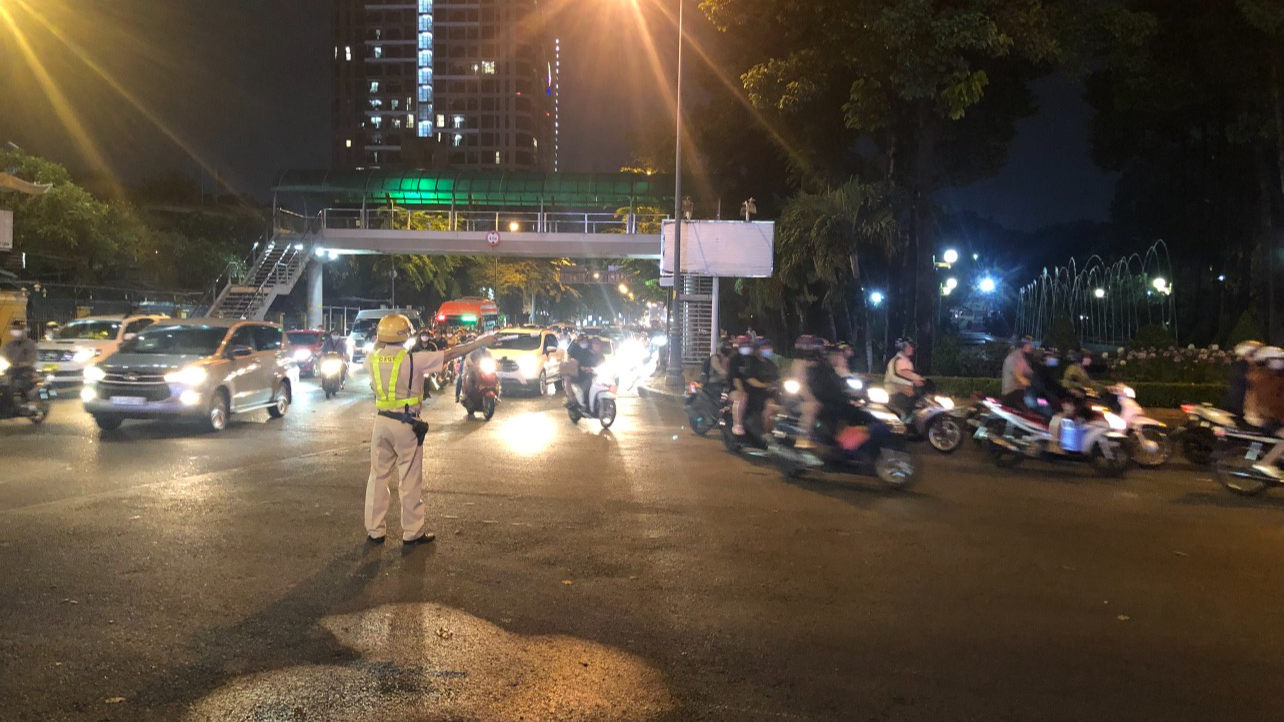 To&agrave;n cảnh giao th&ocirc;ng TP HCM khi người d&acirc;n quay trở lại sau Tết Dương lịch  - Ảnh 3.