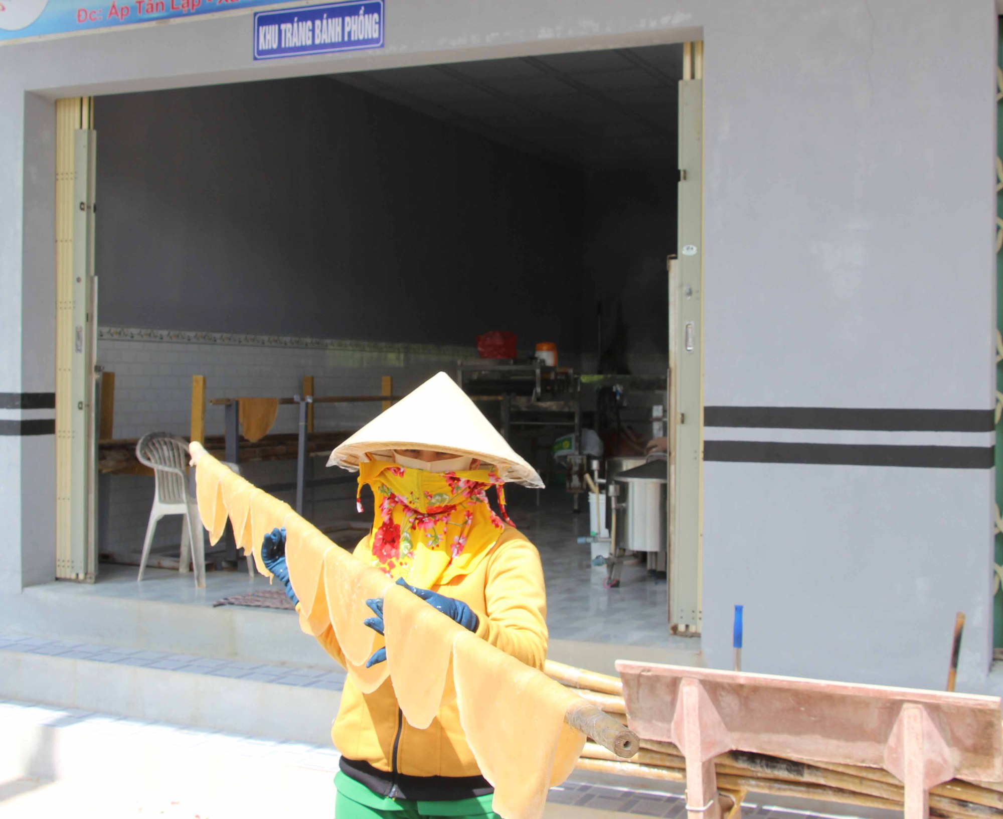 Đặc sản ở C&agrave; Mau chạy đua để kịp phục vụ Tết - Ảnh 4.