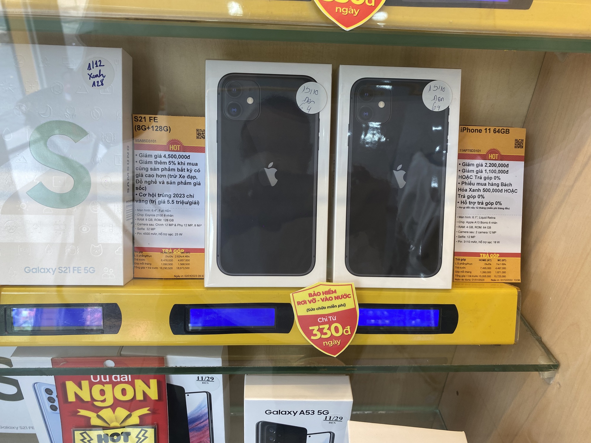 iPhone mới, cũ dồn dập giảm giá