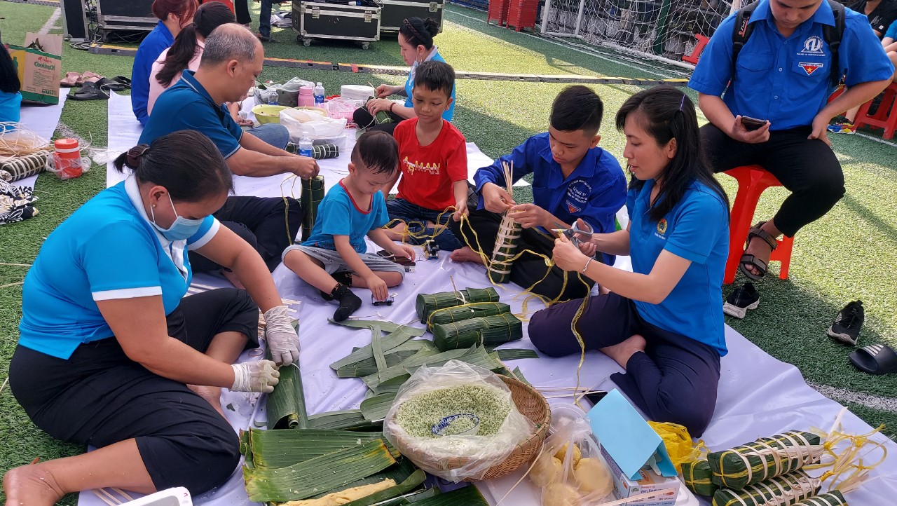 Tết vui cho người lao động - Ảnh 1.