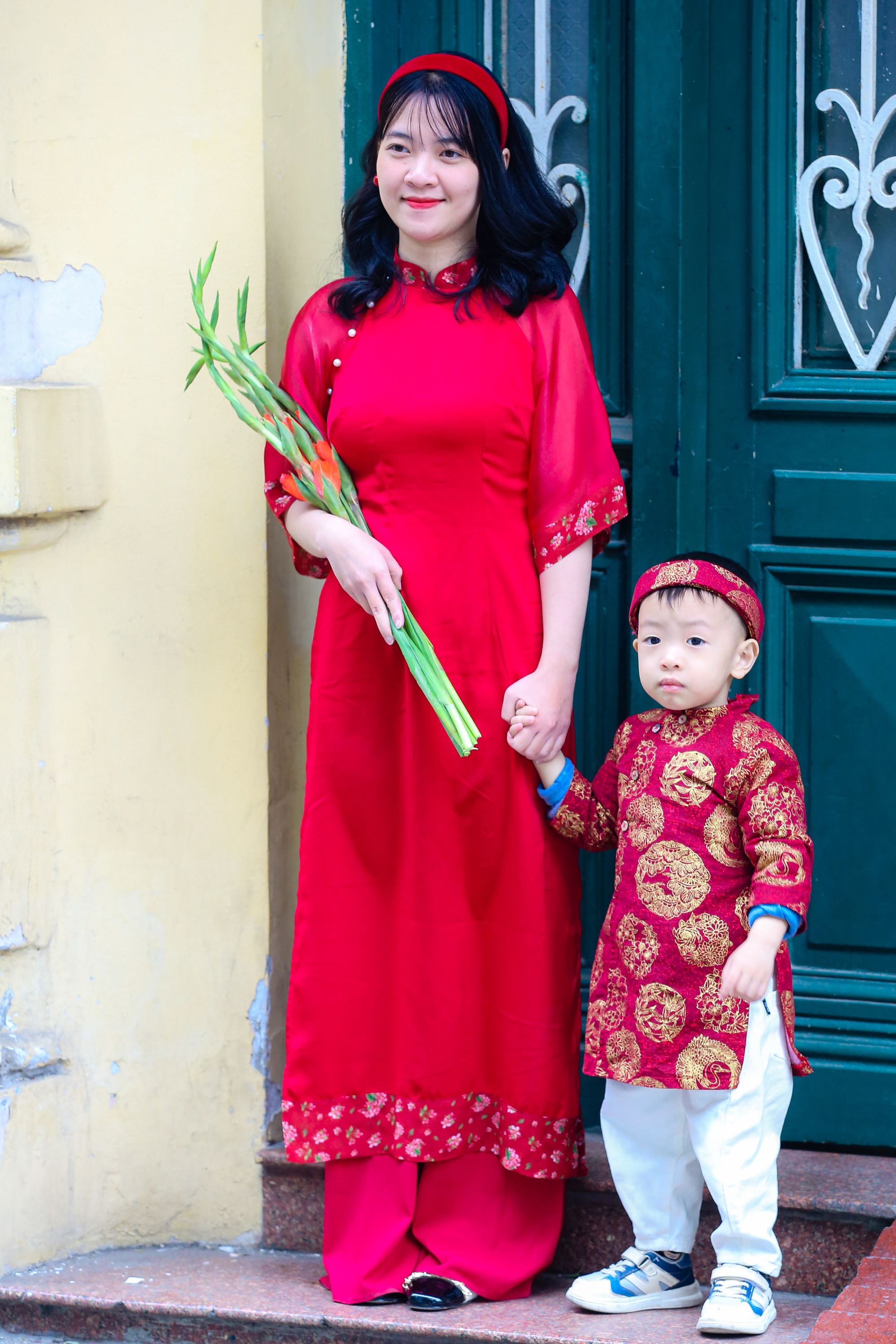 G&aacute;i H&agrave; th&agrave;nh thướt tha t&agrave; &aacute;o d&agrave;i xuống phố đ&oacute;n xu&acirc;n - Ảnh 8.
