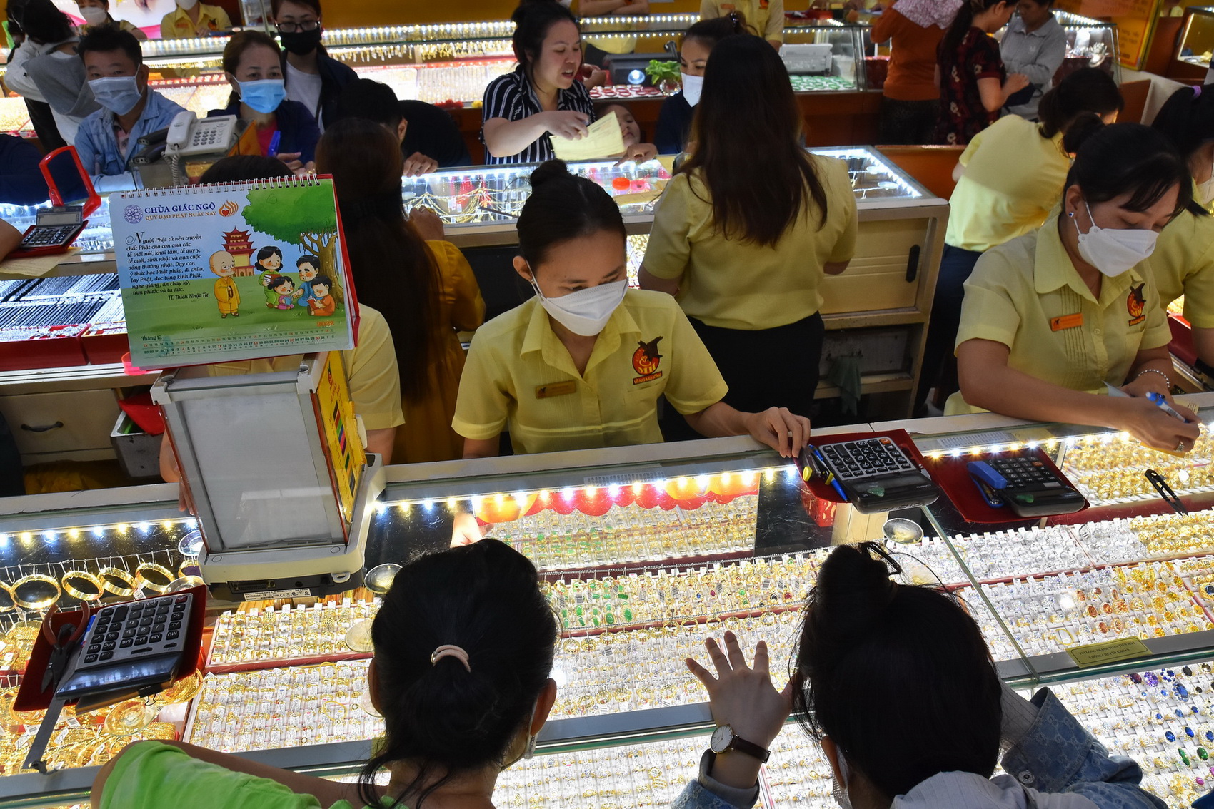 Giá vàng hôm nay, 21-1: Giá vàng SJC rớt nửa triệu đồng mỗi lượng