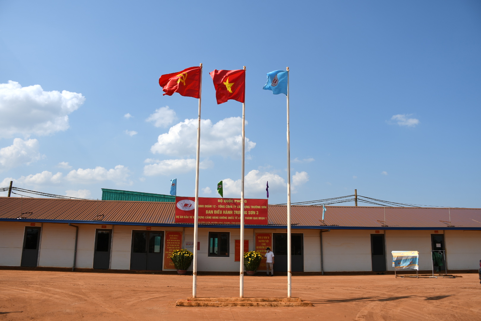 Hối hả đại công trường sân bay Long Thành làm việc xuyên Tết - Ảnh 10.