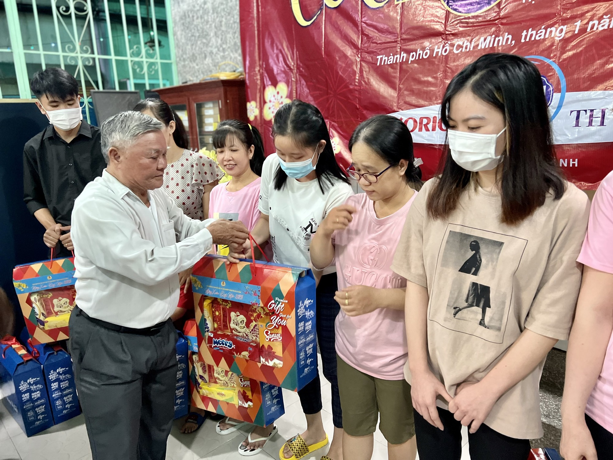 Những chủ nhà trọ hào sảng - Ảnh 2.