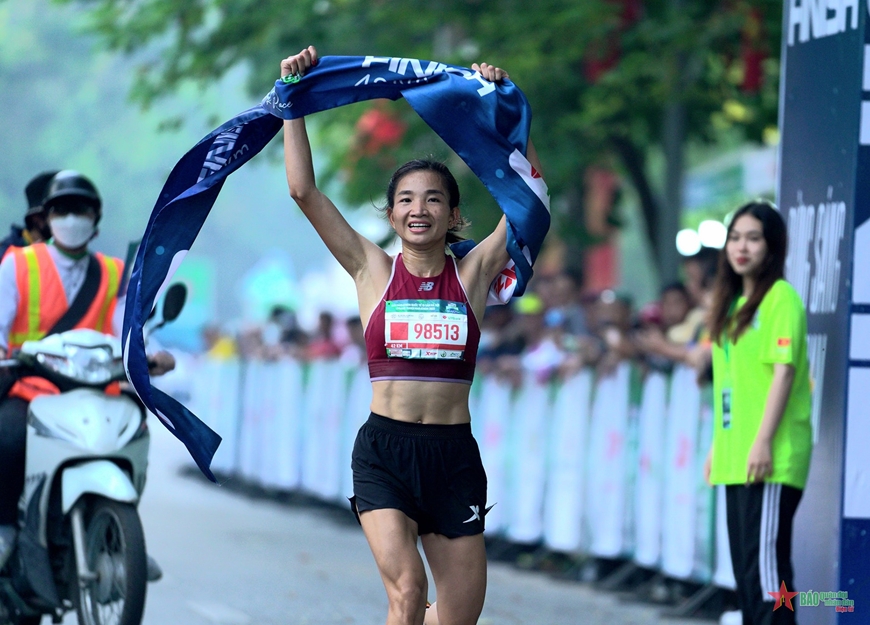 Si&ecirc;u nh&acirc;n Nguyễn Thị Oanh - Ảnh 9.