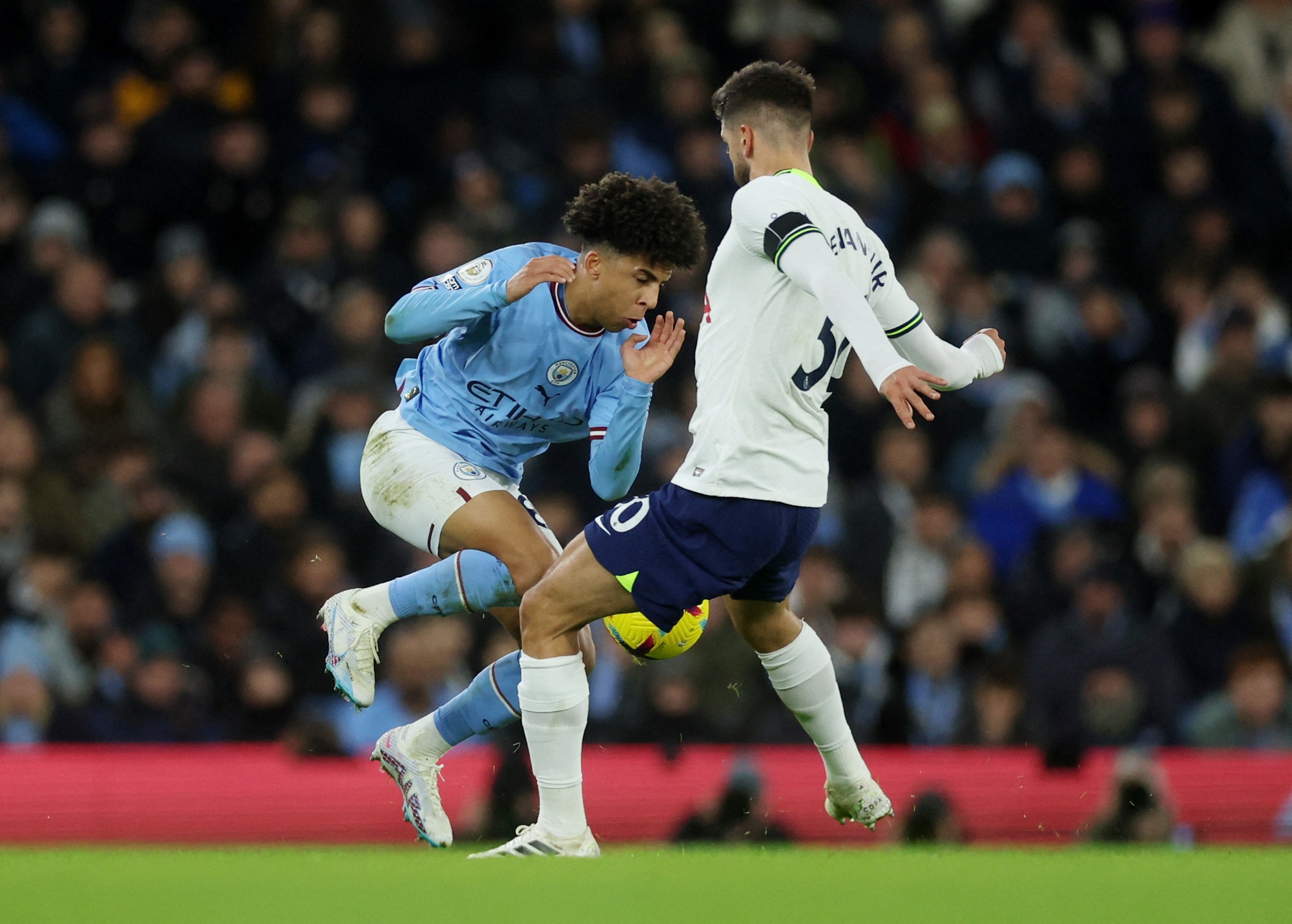 Ngược dòng ngoạn mục, Man City hạ Tottenham bằng mưa bàn thắng - Ảnh 2.