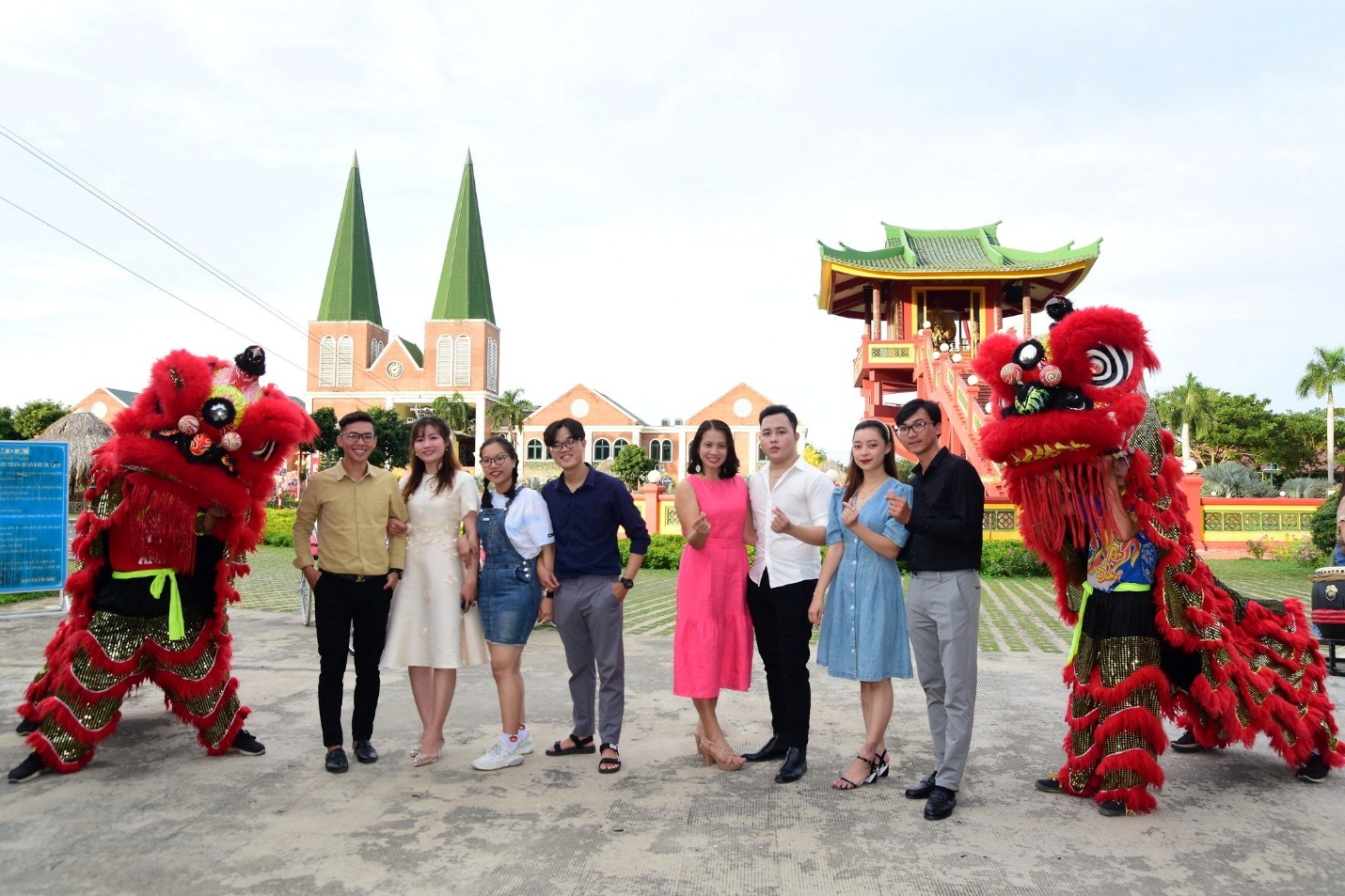 CHÙM ẢNH: Những điểm đến vạn người mê ở miền Tây dịp Tết Quý Mão 2023 - Ảnh 2.