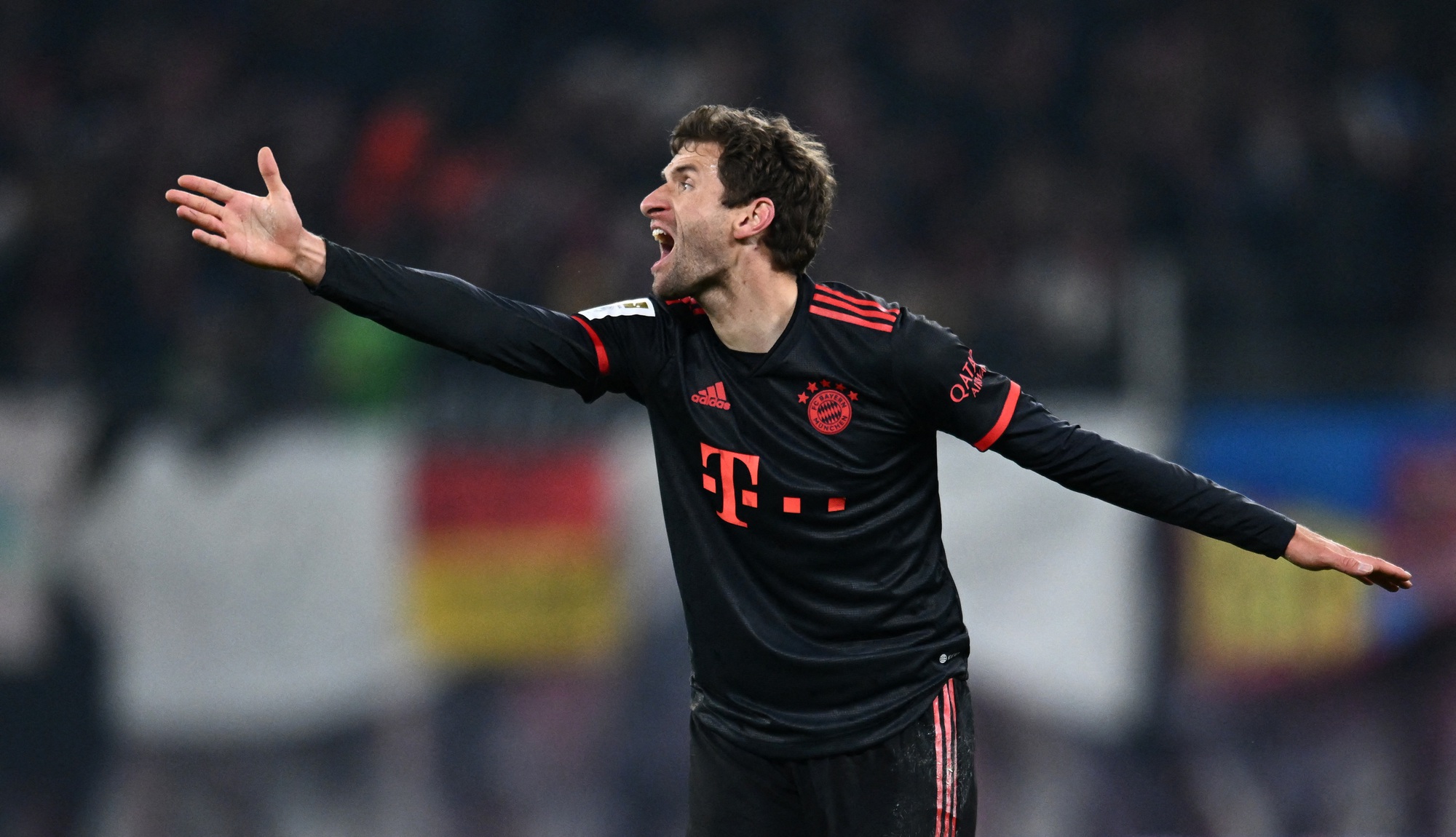 Bayern Munich bị cầm ch&acirc;n trong ng&agrave;y Bundesliga trở lại - Ảnh 4.