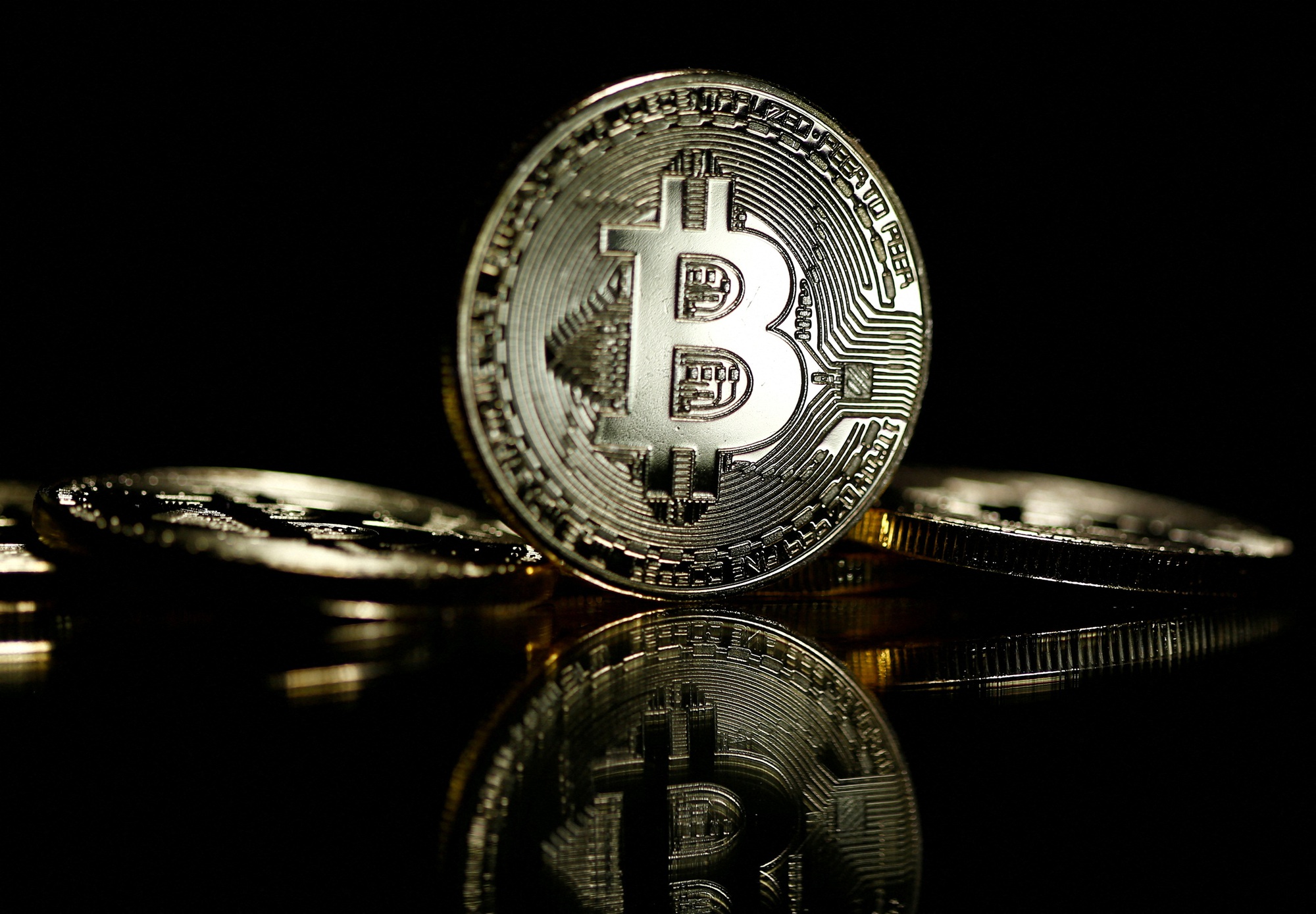 Dự báo “nóng”: Vàng giằng co, bạc gặp thời, bitcoin phục hồi - Ảnh 4.