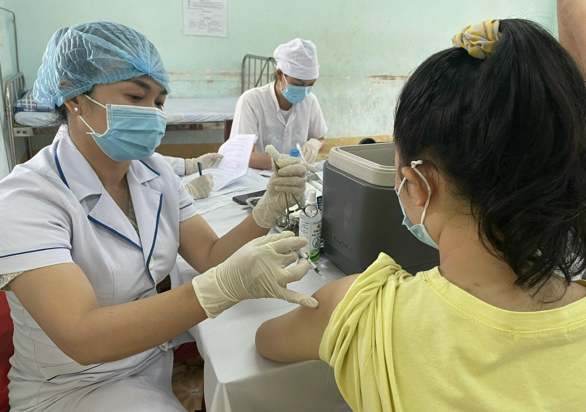 Dịch COVID-19 hôm nay: Còn 1 ca nặng, Bộ Y tế yêu cầu không lơ là phòng chống dịch