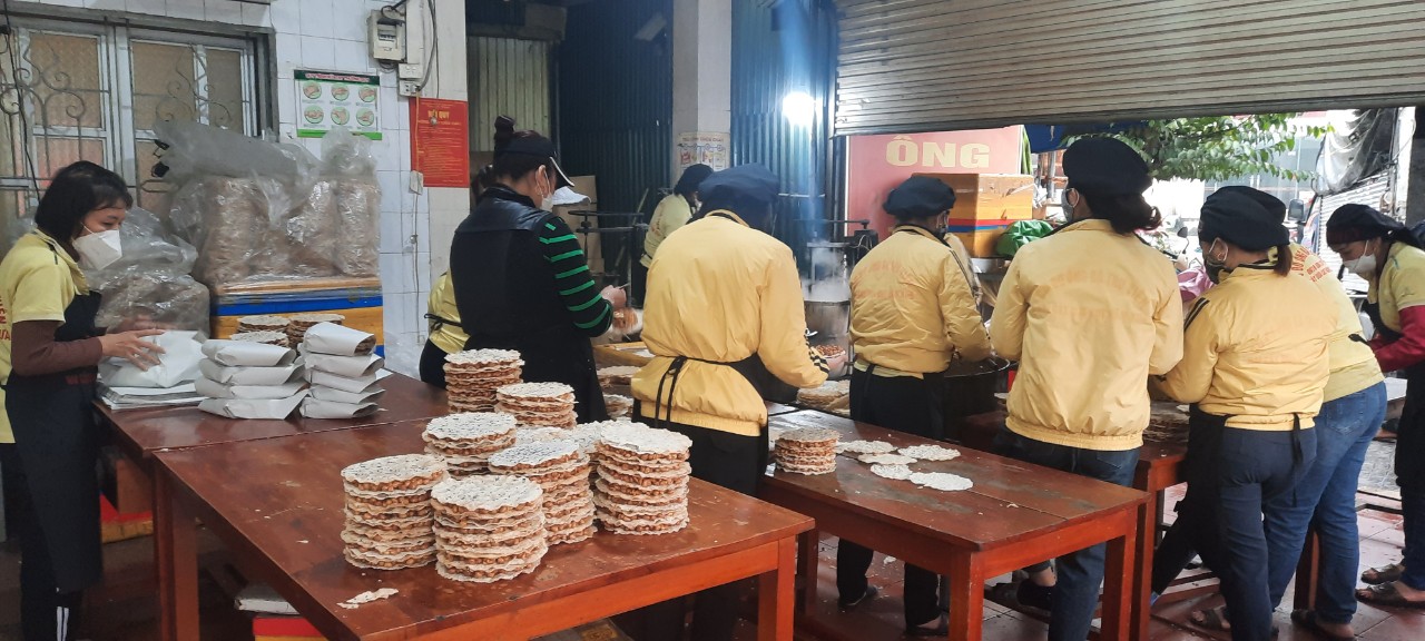 Kẹo cu đơ H&agrave; Tĩnh: Tết n&agrave;y l&agrave;m ng&agrave;y n&agrave;o b&aacute;n hết ng&agrave;y đ&oacute; - Ảnh 3.