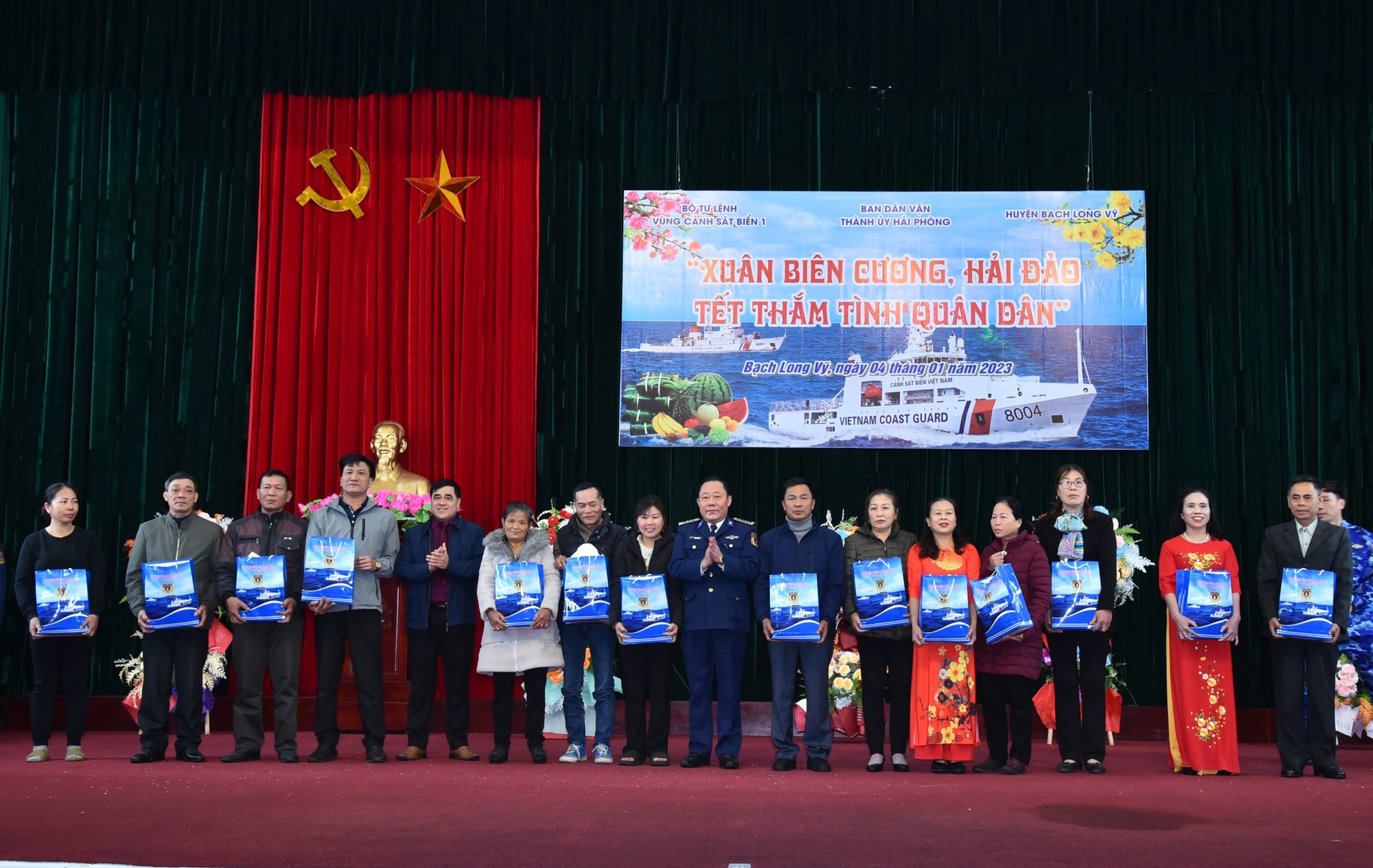 Tết về tr&ecirc;n đảo tiền ti&ecirc;u Bạch Long Vỹ - Ảnh 2.