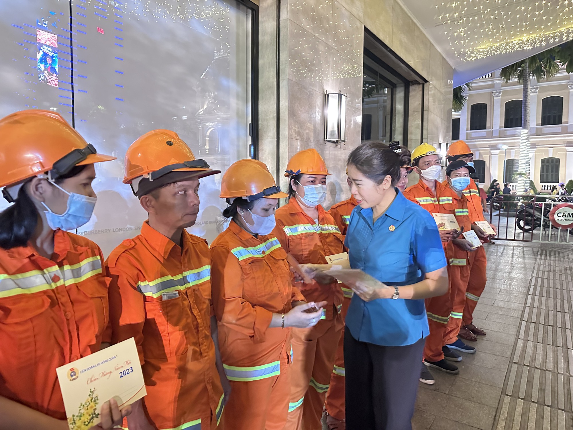 Đêm giao thừa của những người không ngủ