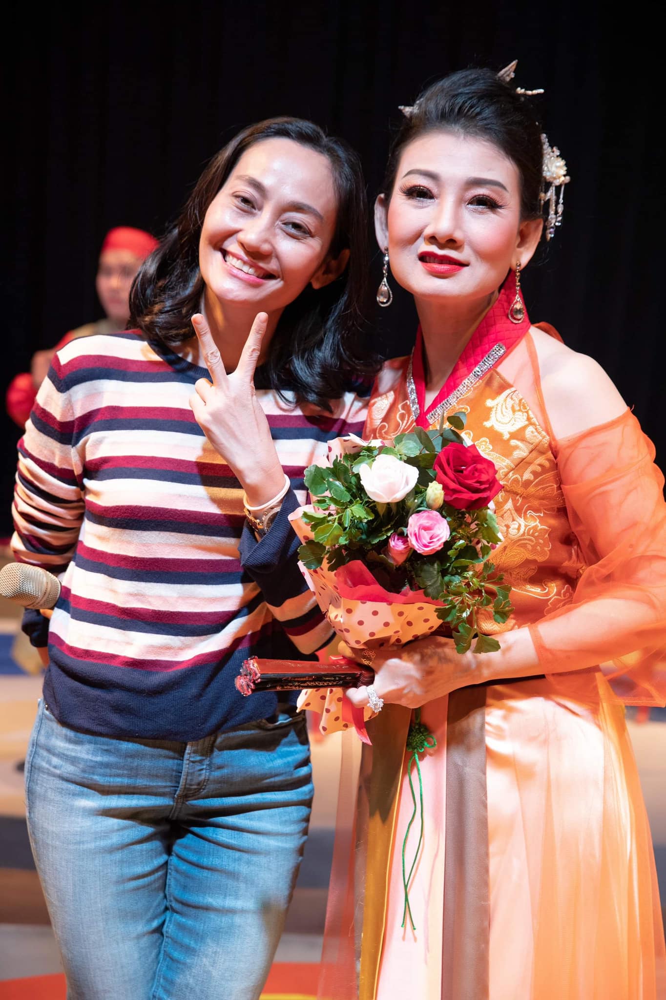 B&agrave;n tr&ograve;n đầu xu&acirc;n, nghệ sĩ t&acirc;m huyết với s&agrave;n diễn n&oacute;i g&igrave;? - Ảnh 4.