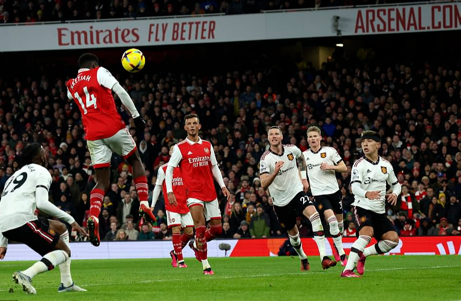 Ngược d&ograve;ng hạ Man United, Arsenal khẳng định sức mạnh số 1 nước Anh - Ảnh 3.