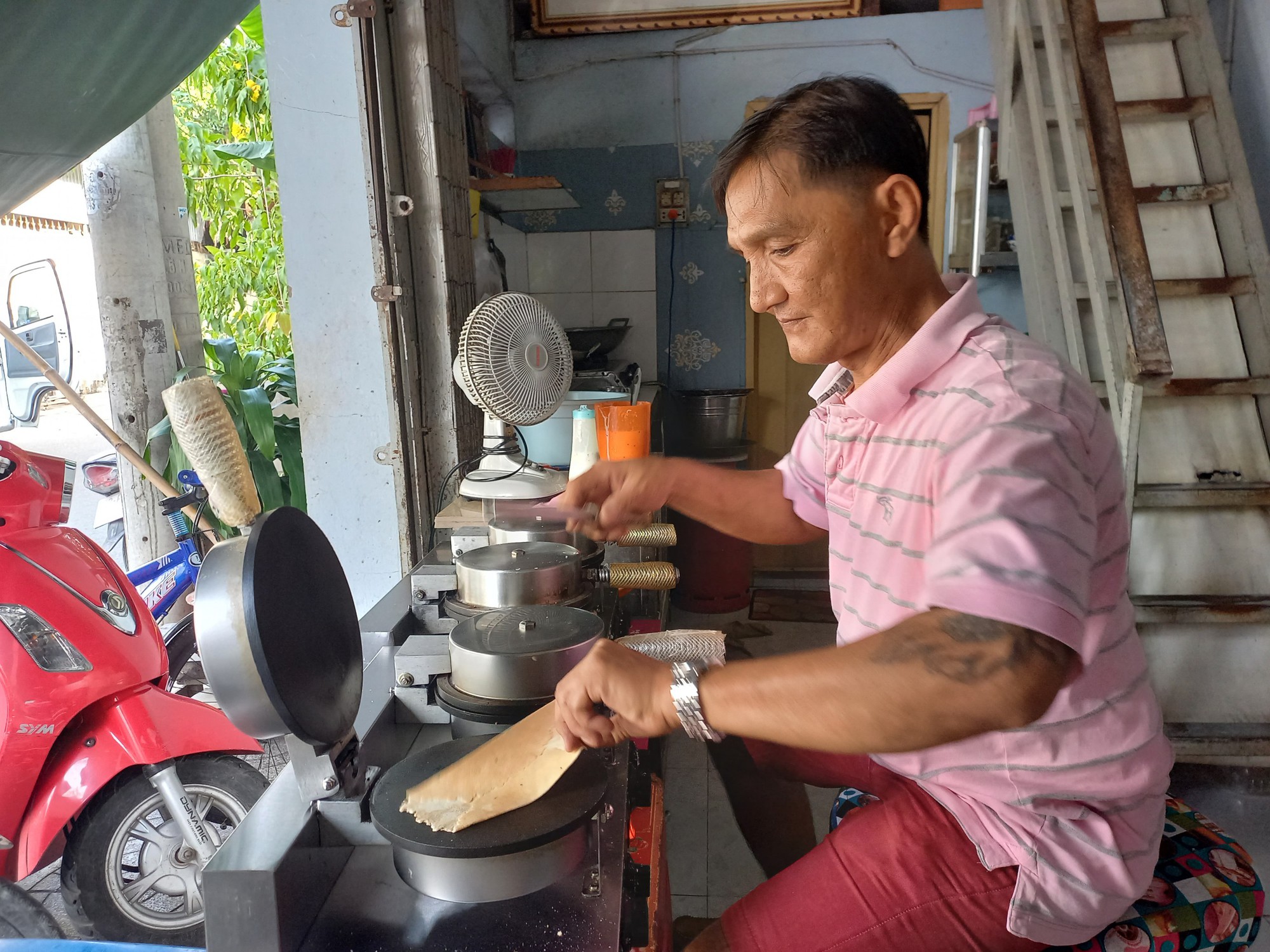 CLIP: Đầu năm, gặp những người vượt qua mặc cảm để ho&agrave;n lương - Ảnh 2.