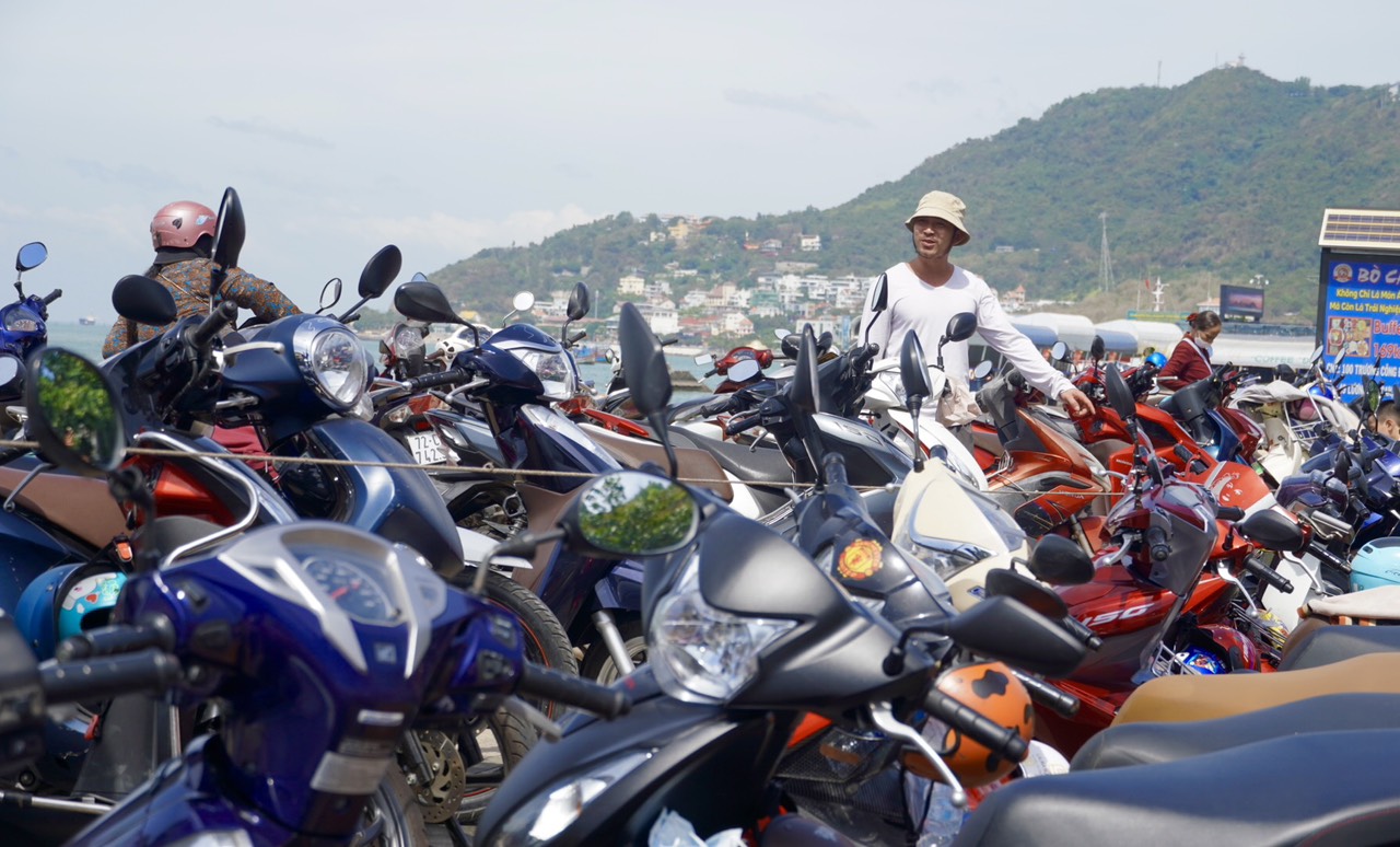 Những điểm tâm linh ở Vũng Tàu hút khách thăm viếng, du xuân đầu năm - Ảnh 6.