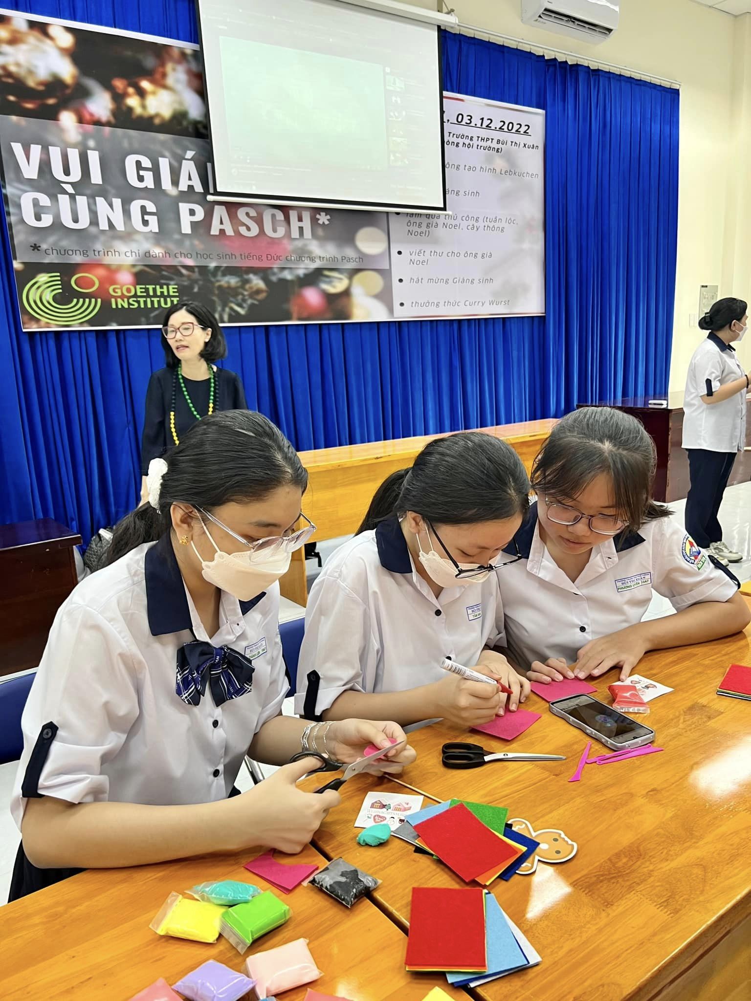 Khi học sinh m&ecirc; đến trường hơn ở nh&agrave; - Ảnh 2.