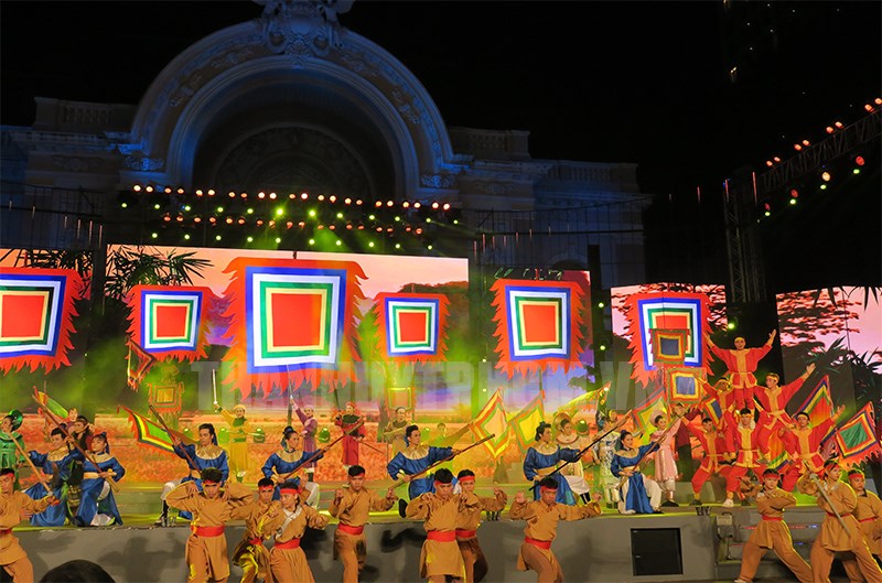 Nhiều nghệ sĩ, ca sĩ sẽ tham gia chương tr&igrave;nh nghệ thuật Đất nước vạn m&ugrave;a xu&acirc;n - Ảnh 1.