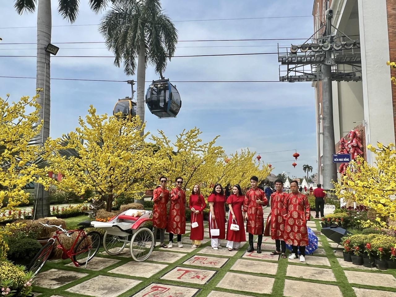 Mùng 3 Tết, Cáp treo Núi Sam thu hút hàng ngàn du khách - Ảnh 1.