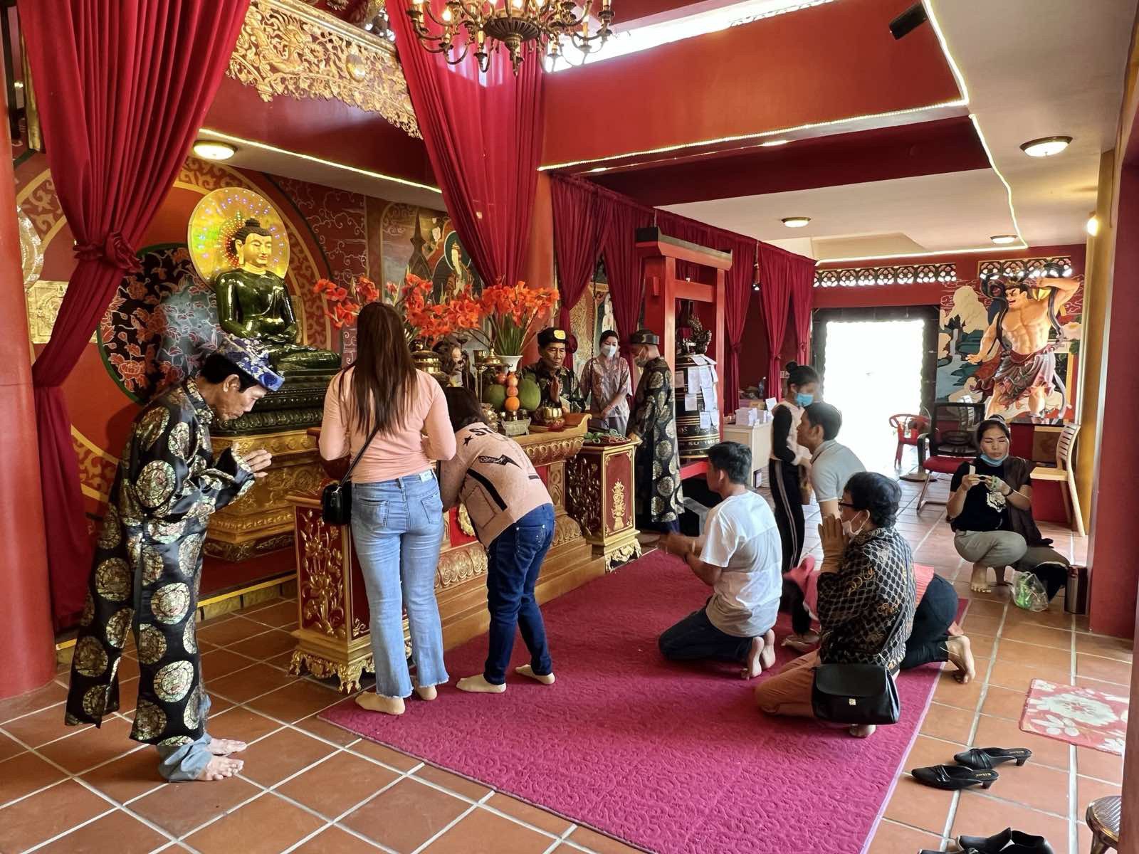 Mùng 3 Tết, Cáp treo Núi Sam thu hút hàng ngàn du khách - Ảnh 8.