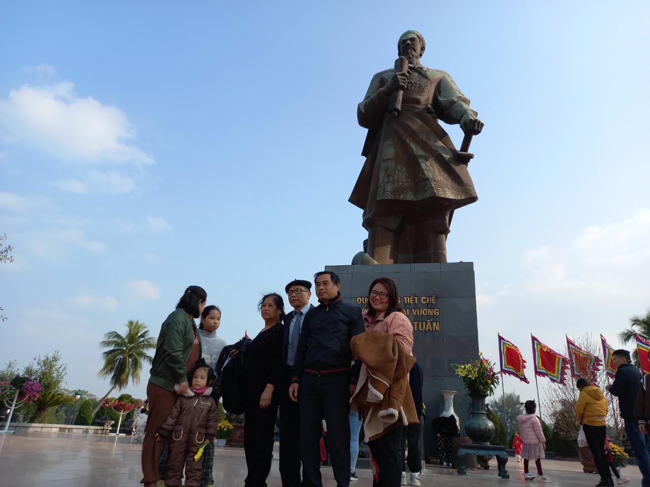 Kh&ocirc;ng thể chấp nhận chặt ch&eacute;m du kh&aacute;ch - Ảnh 1.