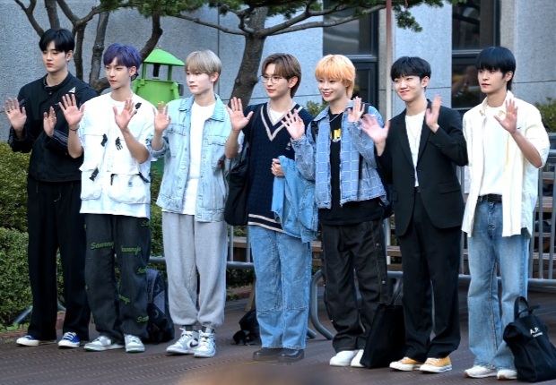 Trai xinh, g&aacute;i đẹp Việt v&agrave; giấc mơ thần tượng K-pop - Ảnh 8.