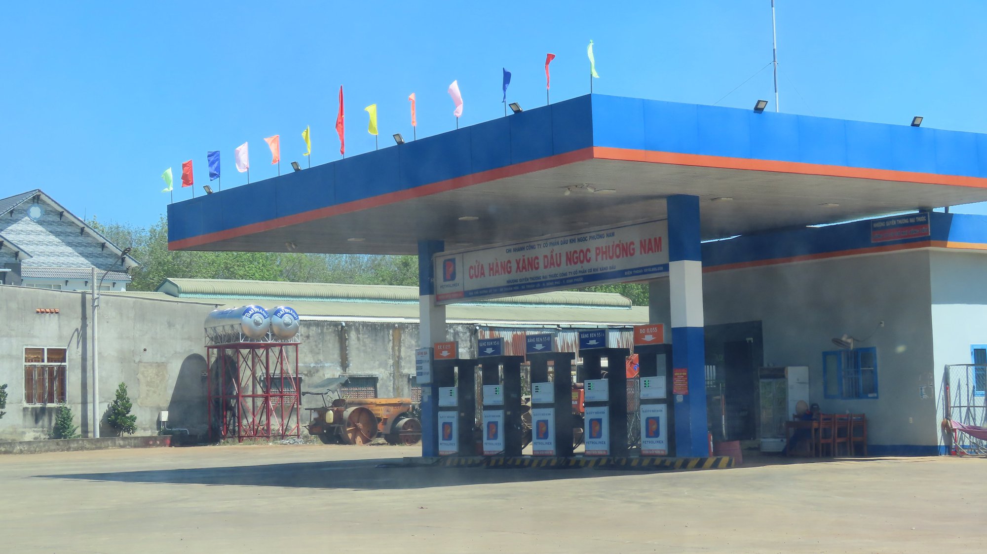 Bình Phước: Cây xăng bị phạt vì ngưng bán cho khách đã mở cửa bán lại