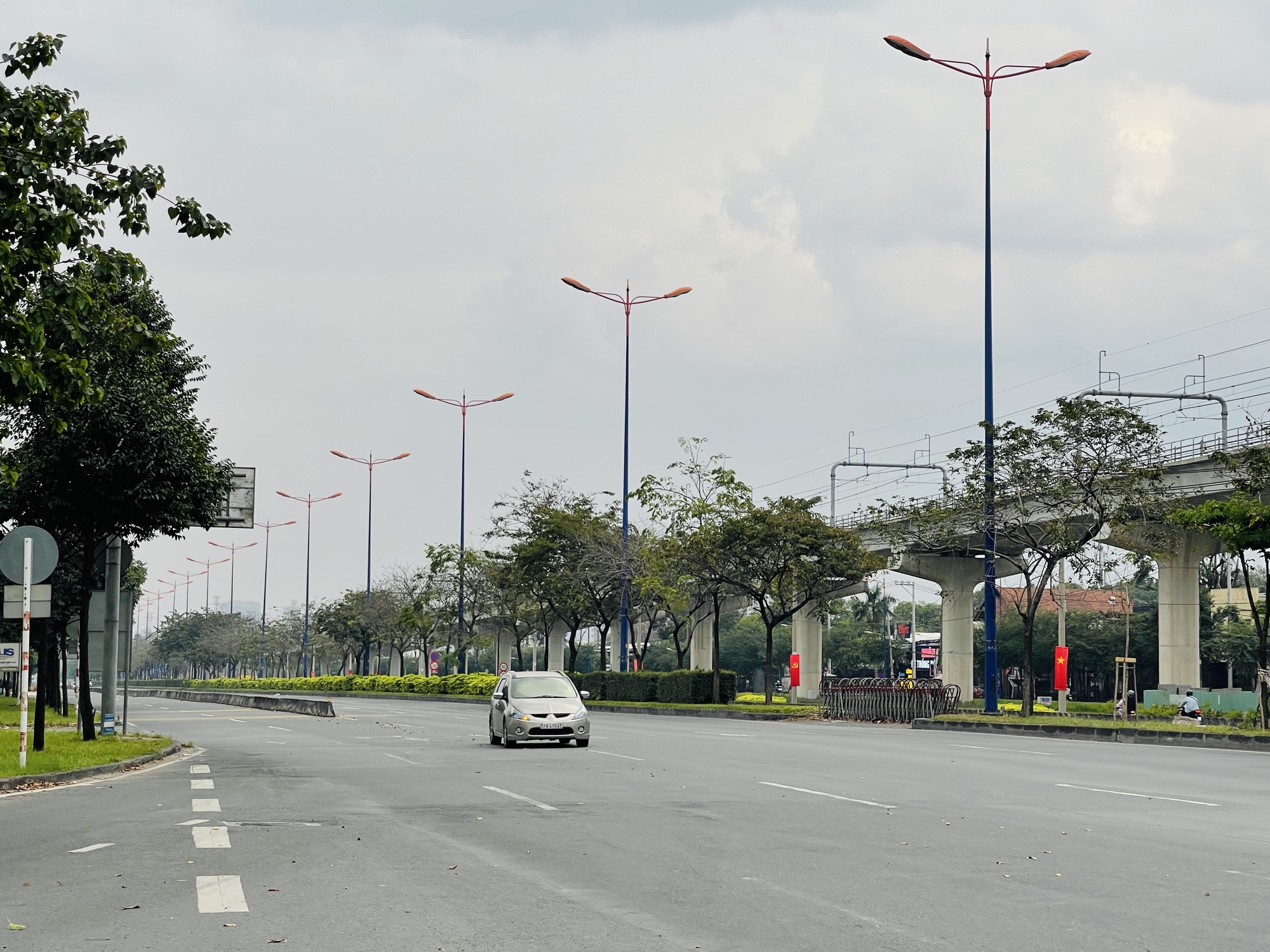 H&igrave;nh ảnh cửa ng&otilde; ph&iacute;a Đ&ocirc;ng TP HCM m&ugrave;ng 6 Tết Nguy&ecirc;n đ&aacute;n - Ảnh 7.