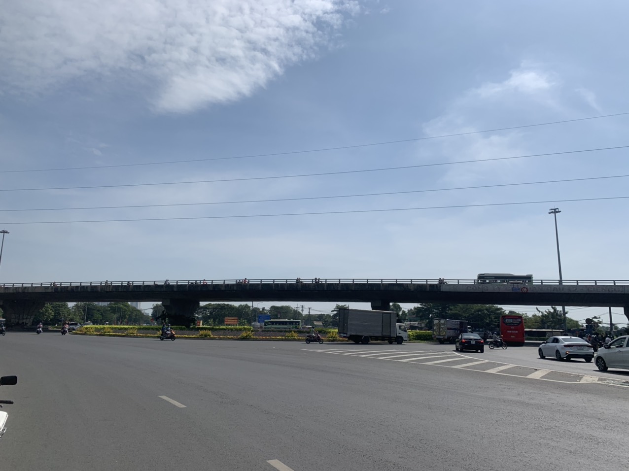 TP HCM: Cận cảnh Ga S&agrave;i G&ograve;n, Bến xe Miền Đ&ocirc;ng, Bến xe Miền T&acirc;y m&ugrave;ng 6 Tết - Ảnh 7.