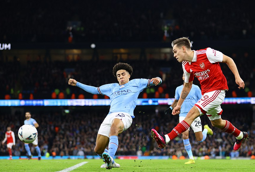 Hậu vệ lập c&ocirc;ng, Man City loại Arsenal ở v&ograve;ng 4 FA Cup - Ảnh 3.