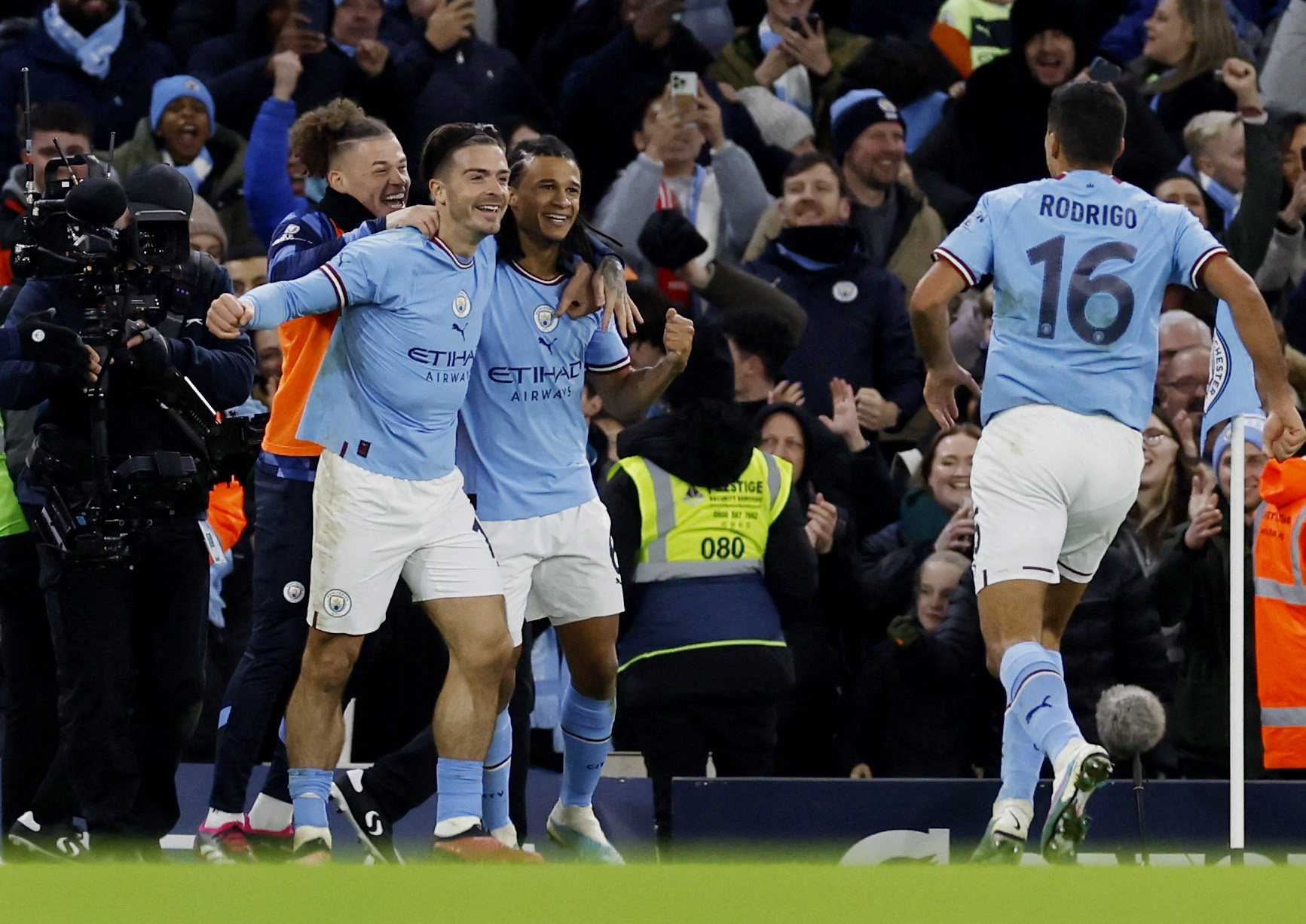 Hậu vệ lập c&ocirc;ng, Man City loại Arsenal ở v&ograve;ng 4 FA Cup - Ảnh 6.