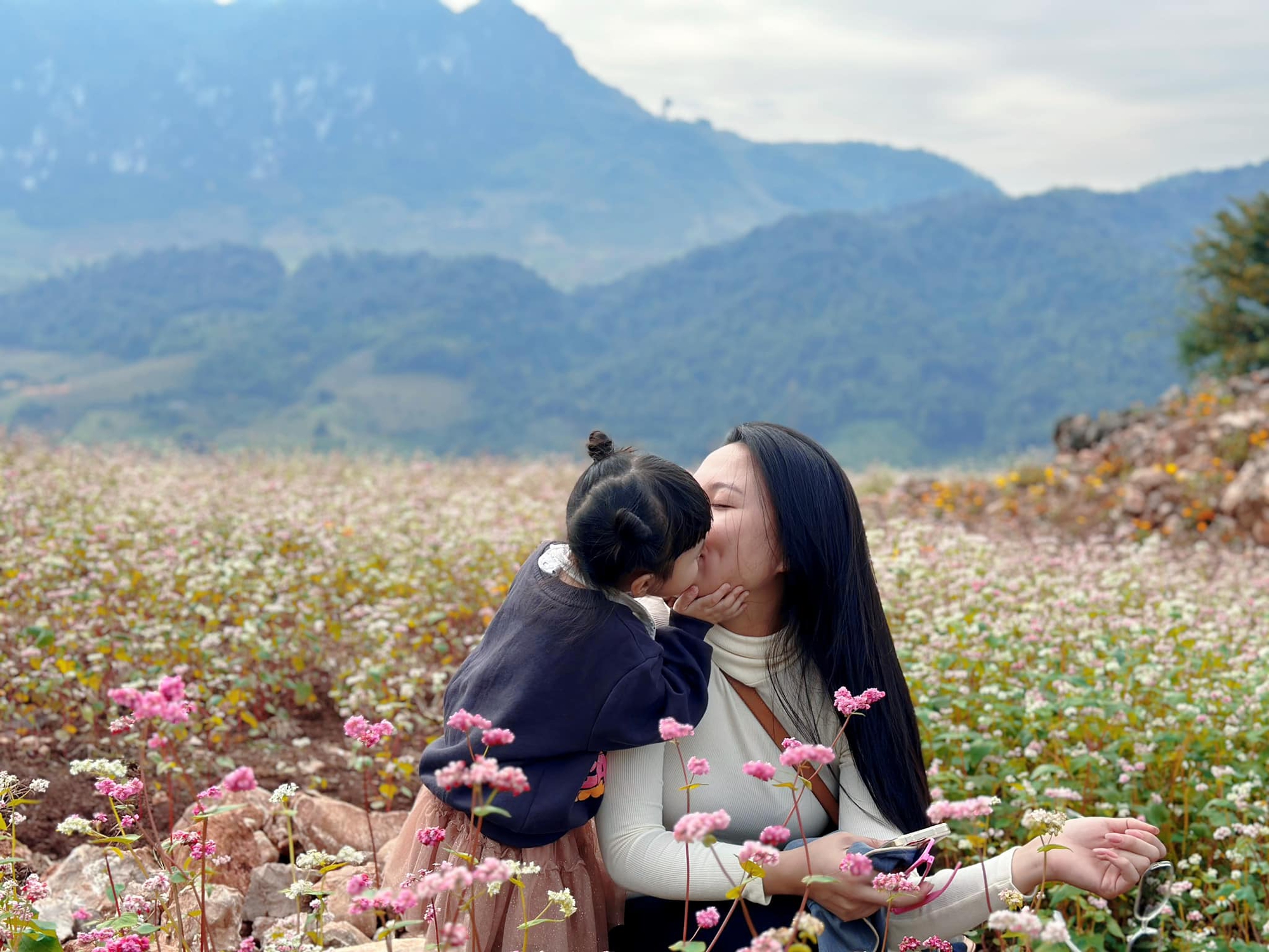 Kh&aacute;m ph&aacute; vẻ đẹp trong l&agrave;nh, thơ mộng của Mộc Ch&acirc;u - Ảnh 8.