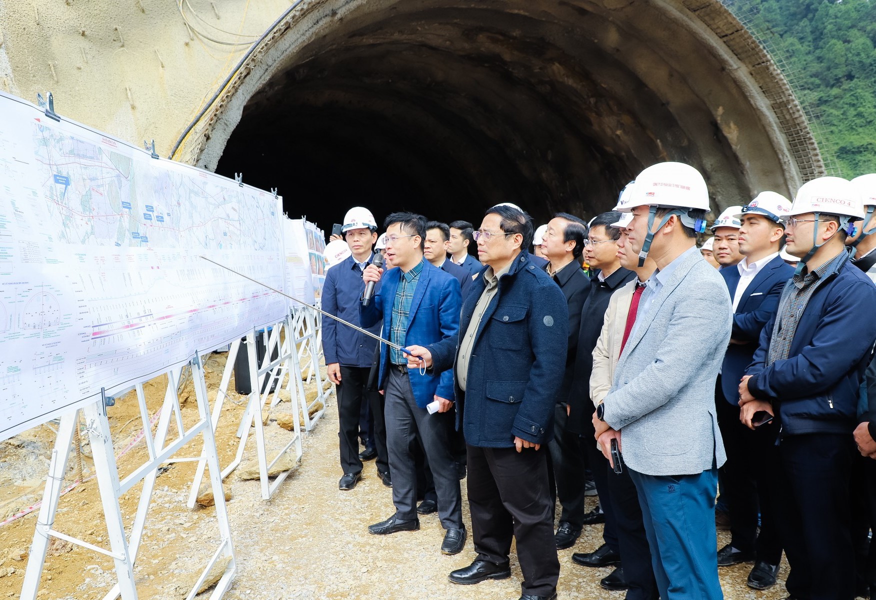 Thủ tướng kiểm tra, đôn đốc dự án cao tốc Bắc - Nam