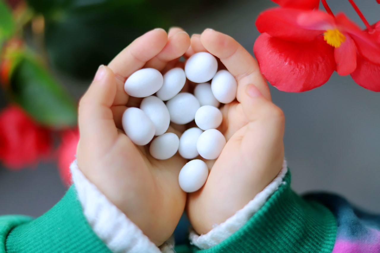 CUỘC THI VIẾT HƯƠNG VỊ TẾT: M&oacute;n kẹo trứng thằn lằn v&agrave; lời gửi gắm của mẹ - Ảnh 1.