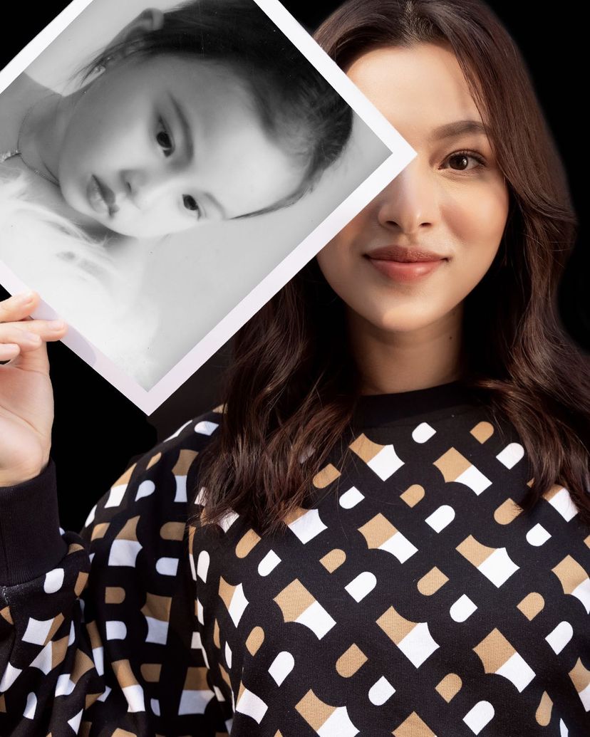 Tú Hảo khoe ảnh "khi xưa ta bé"