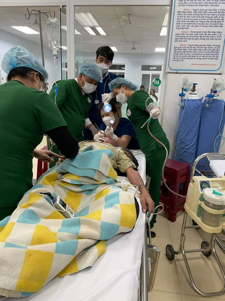 Ăn đoạn l&ograve;ng lợn d&agrave;i 25 cm, người đ&agrave;n &ocirc;ng su&yacute;t chết - Ảnh 1.