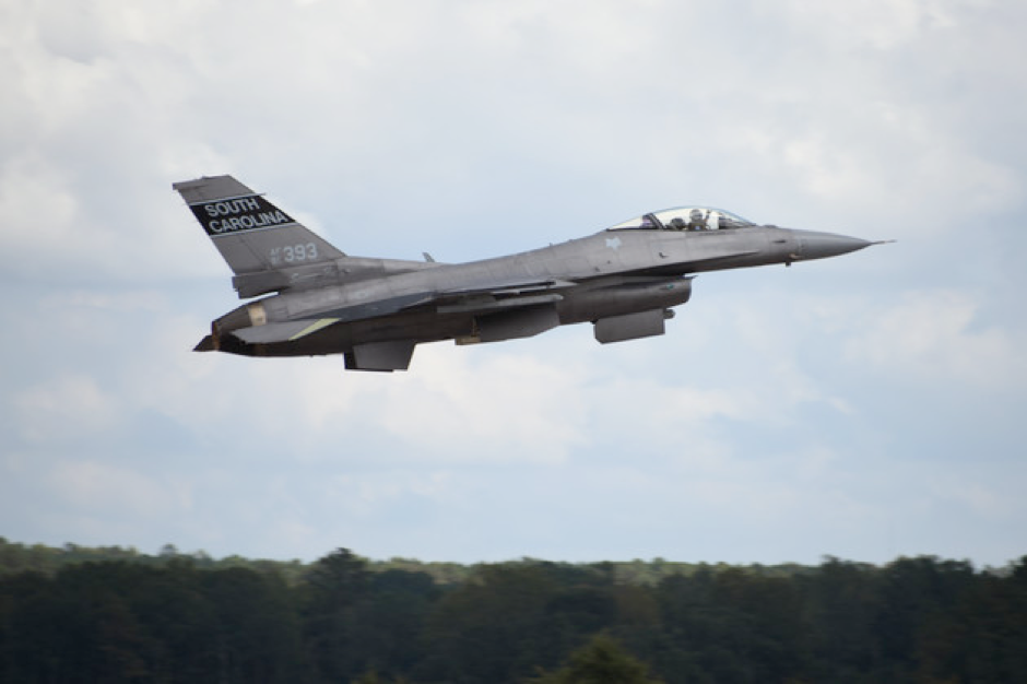 Lầu Năm G&oacute;c th&uacute;c đẩy &ldquo;tăng tốc&rdquo; gửi F-16 cho Ukraine - Ảnh 1.