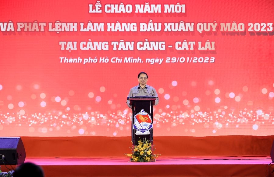 Thủ tướng ph&aacute;t lệnh xuất khẩu container đầu xu&acirc;n tại T&acirc;n Cảng C&aacute;t L&aacute;i - Ảnh 1.