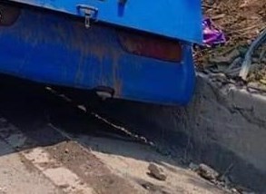 Xe chở khách đi lễ tông 2 người thương vong