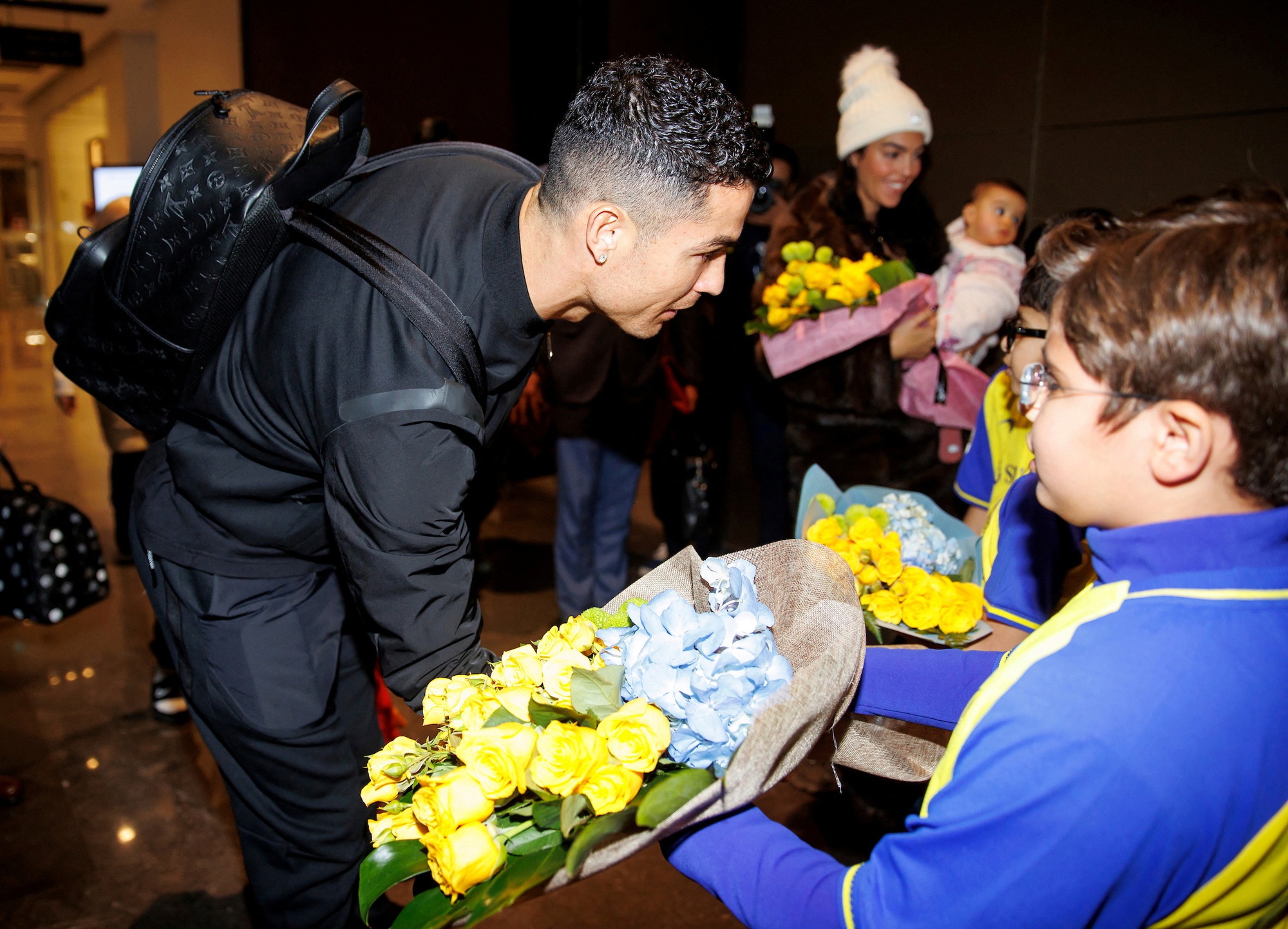 Ronaldo được ch&agrave;o đ&oacute;n nồng nhiệt tại Ả Rập Saudi - Ảnh 1.