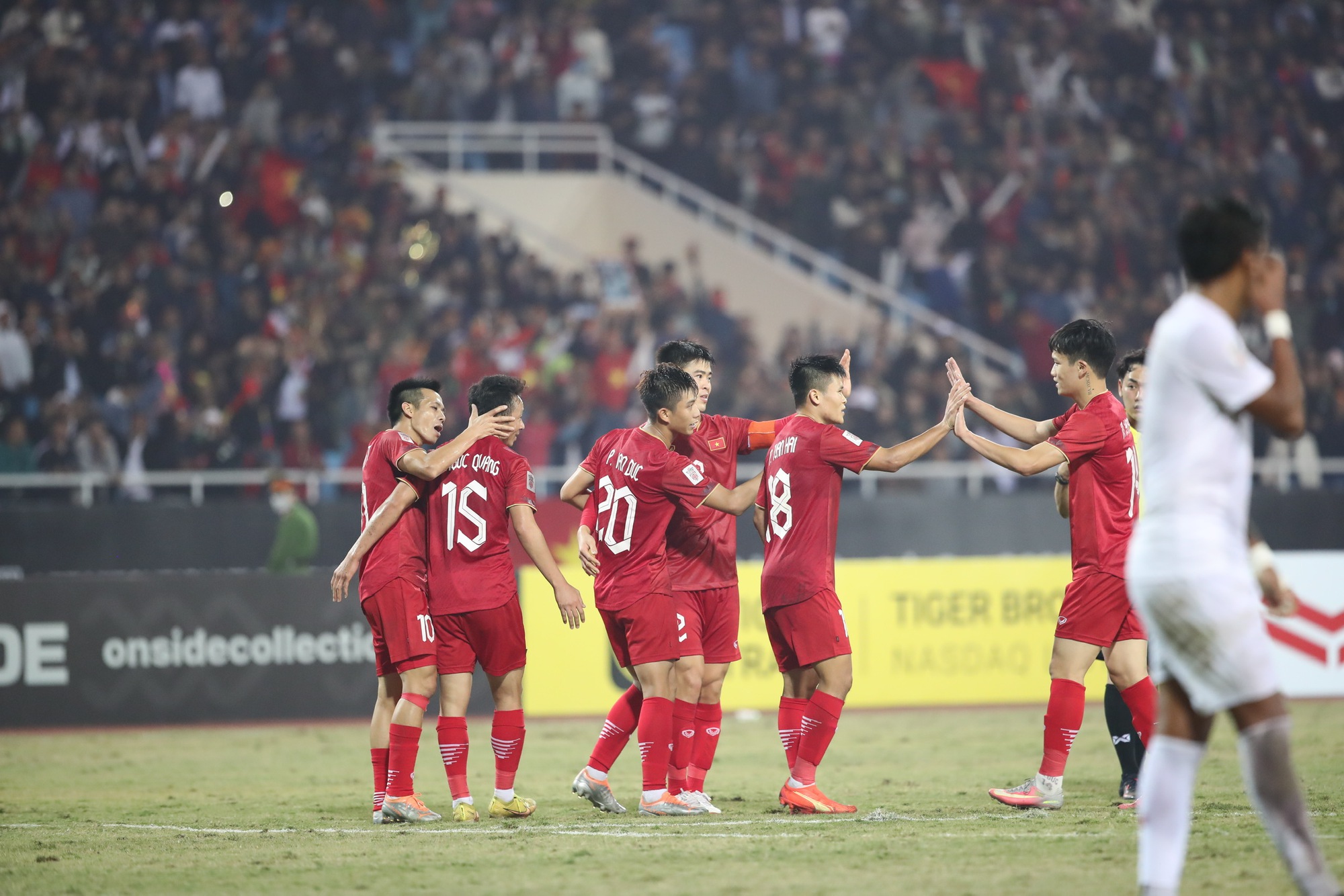Đại thắng Myanmar 3-0, tuyển Việt Nam vững ngôi đầu sau vòng bảng