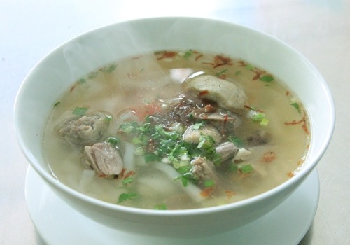 Những món bánh canh đặc trưng miền Tây Nam Bộ và TP HCM - Ảnh 1.
