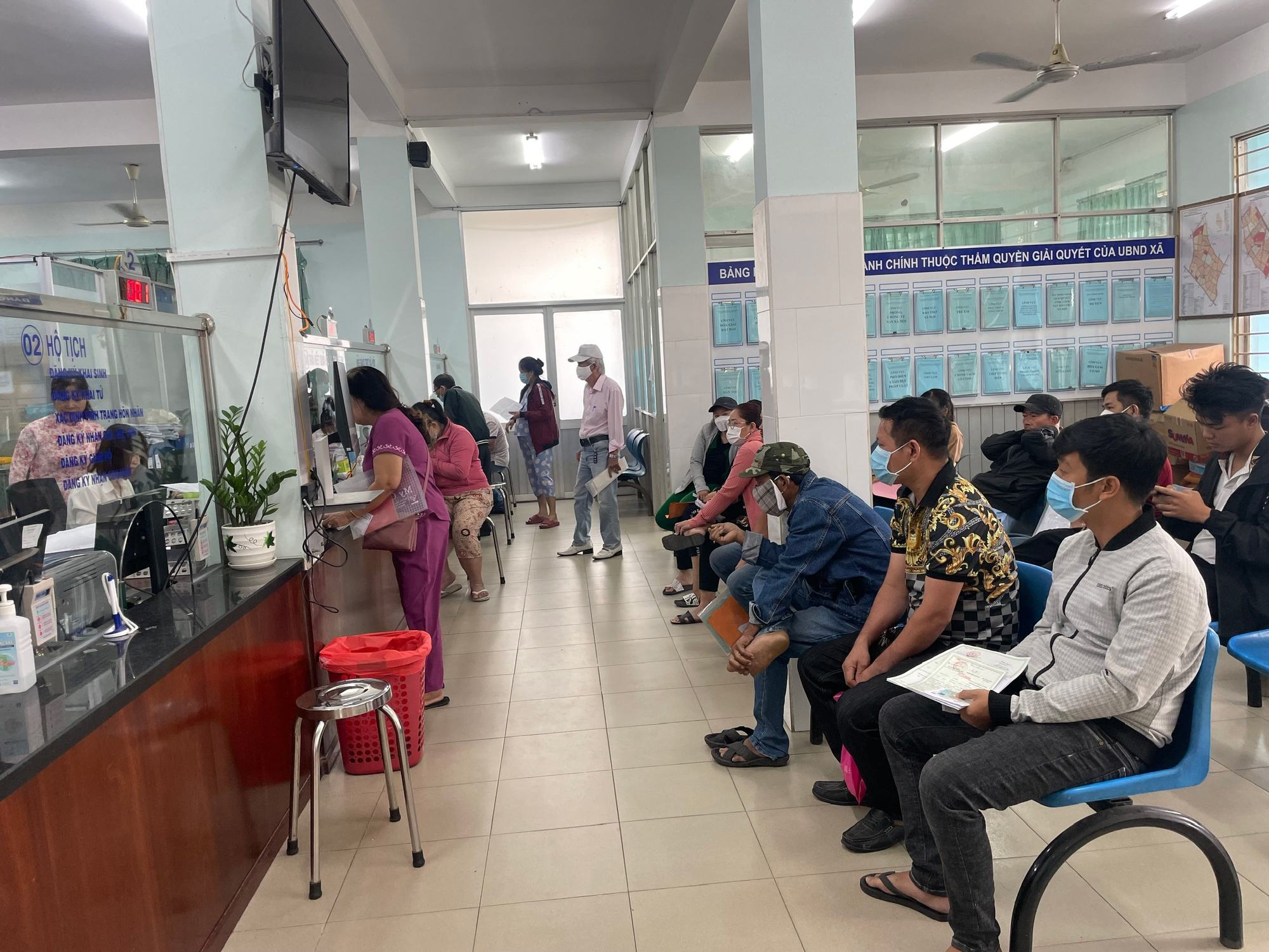 5-Box-UBND-x&atilde;-Xu&acirc;n-Thới-Thượng