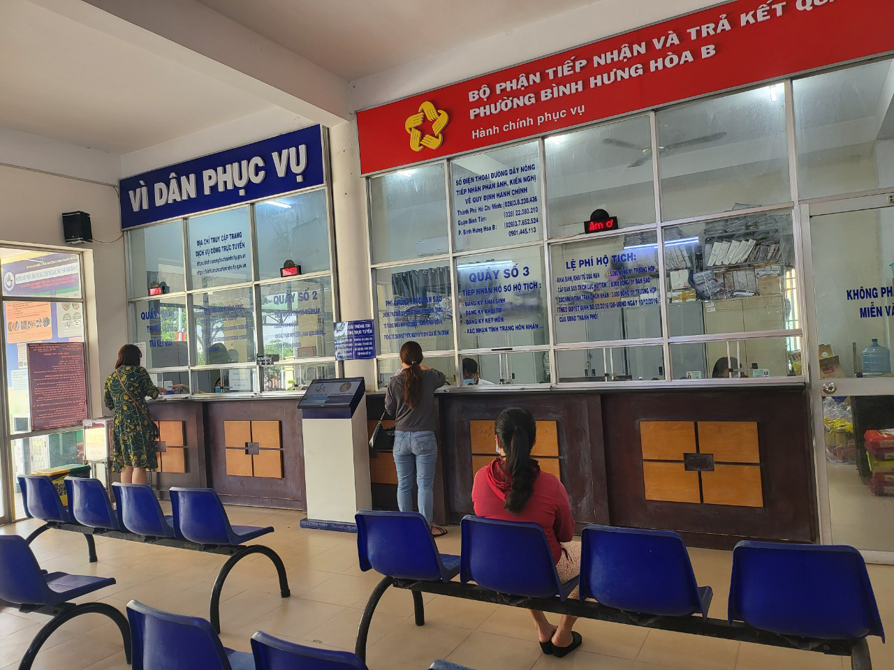 C&ocirc;ng sở ng&agrave;y đầu xu&acirc;n: Nhẹ nh&agrave;ng - Ảnh 1.