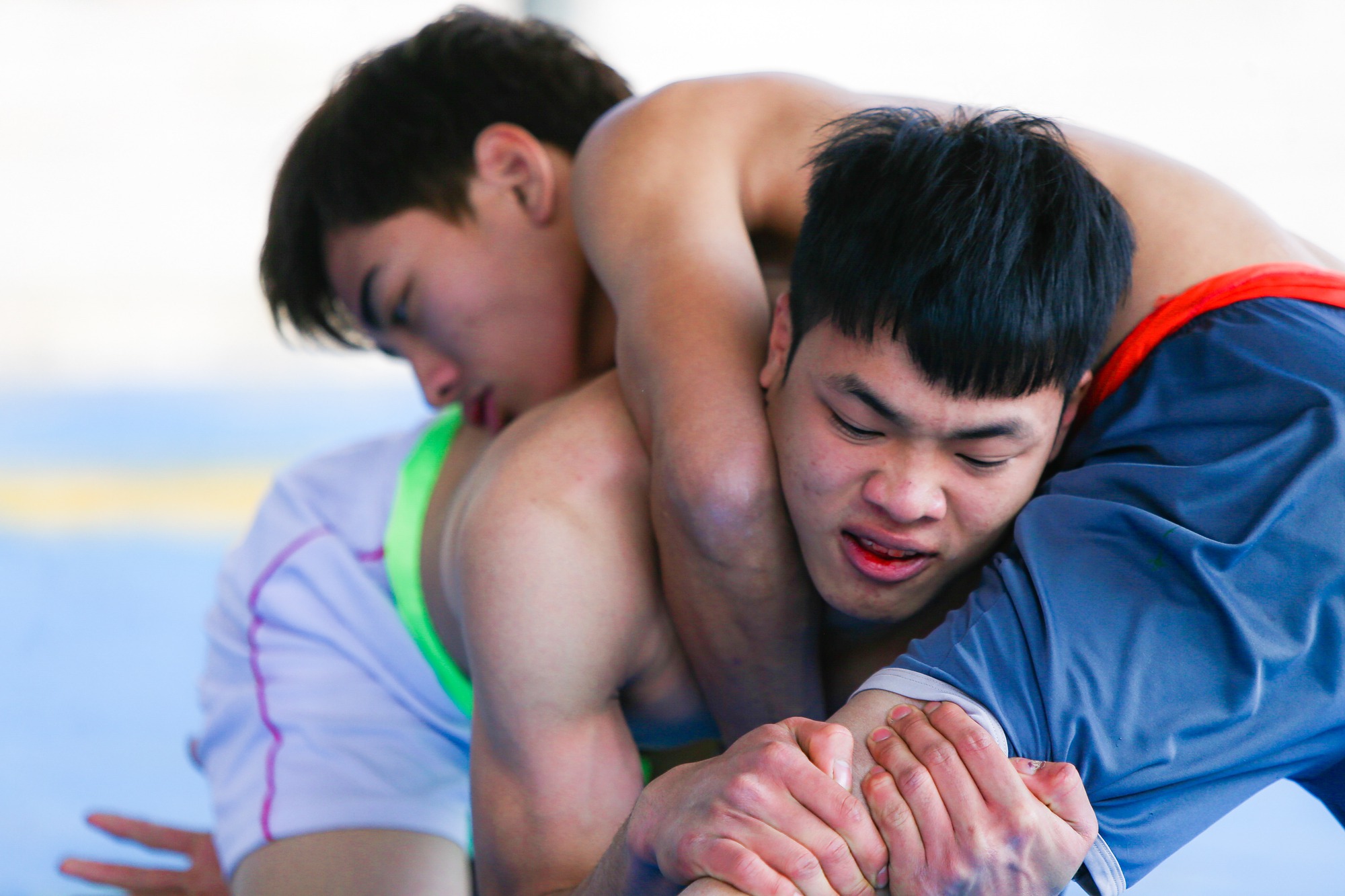 Tận mắt thấy gi&agrave; trẻ tranh t&agrave;i tại hội vật l&agrave;ng B&ugrave;ng năm Qu&yacute; M&atilde;o - Ảnh 9.