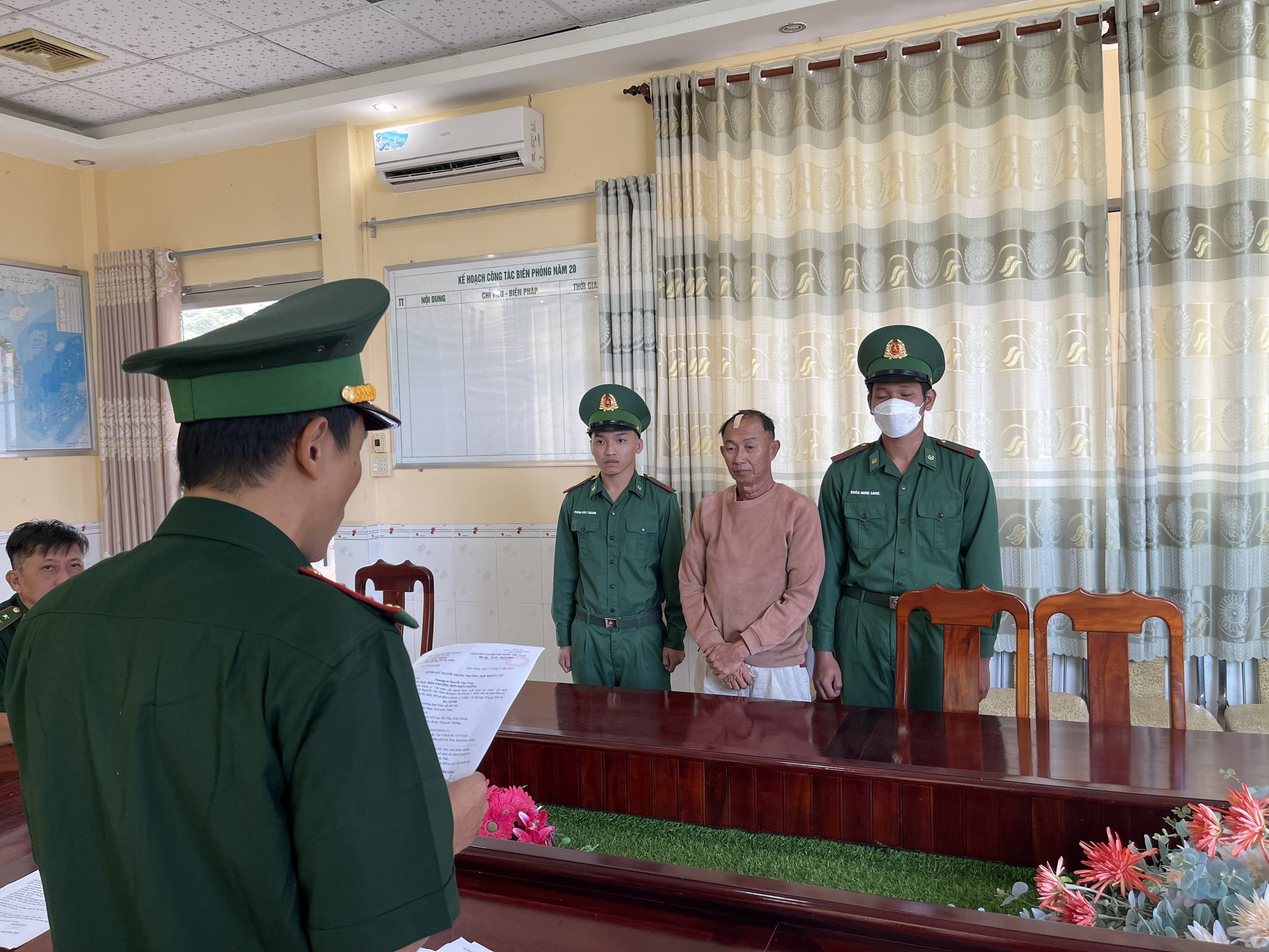 Bộ đội Bi&ecirc;n ph&ograve;ng Ki&ecirc;n Giang lập nhiều chiến c&ocirc;ng - Ảnh 1.